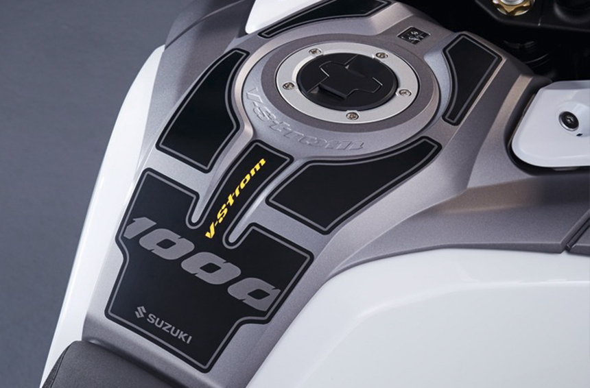 油箱貼(黑底黃字)