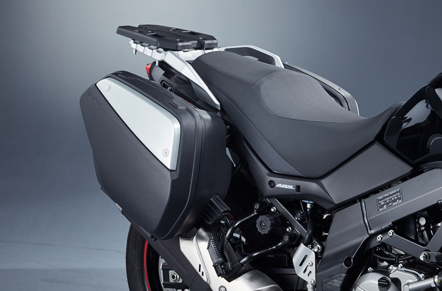 側箱(右18L左21L,沒有鎖匙)