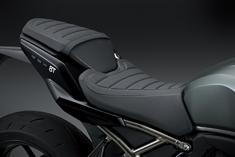 GSX-8T 專屬復古橫紋坐墊