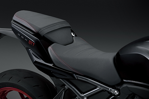GSX-8TT 專屬雙材質坐墊