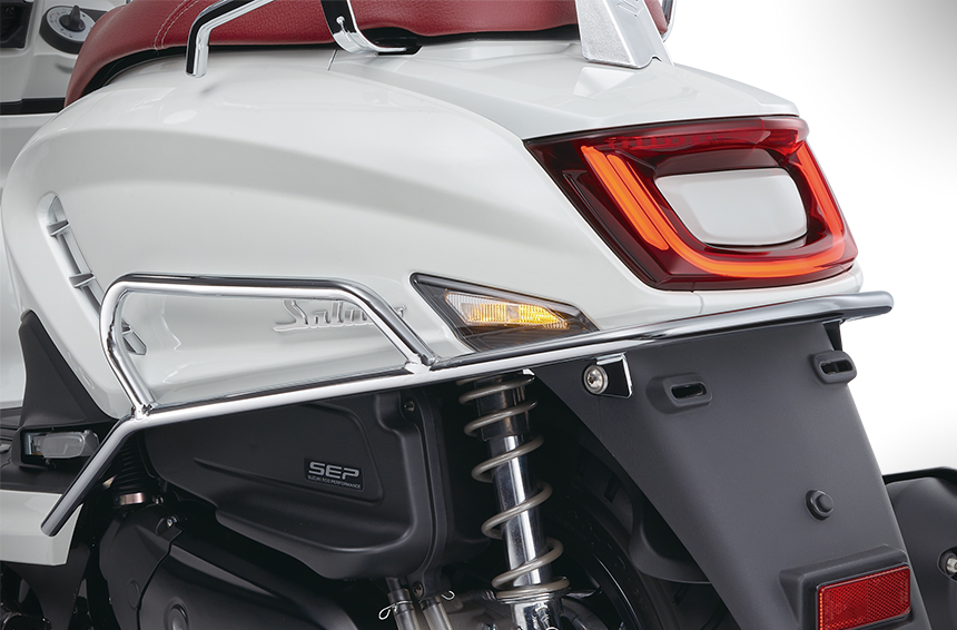 鍍鉻環繞式後保險桿