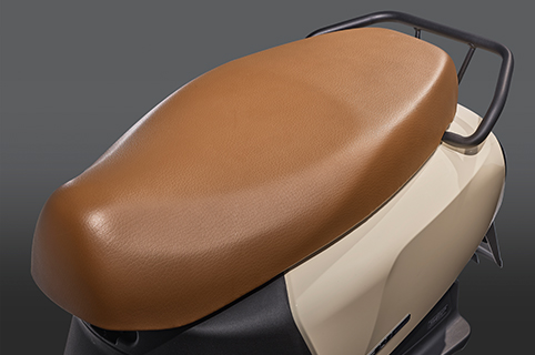 寬大厚實的平整化坐墊